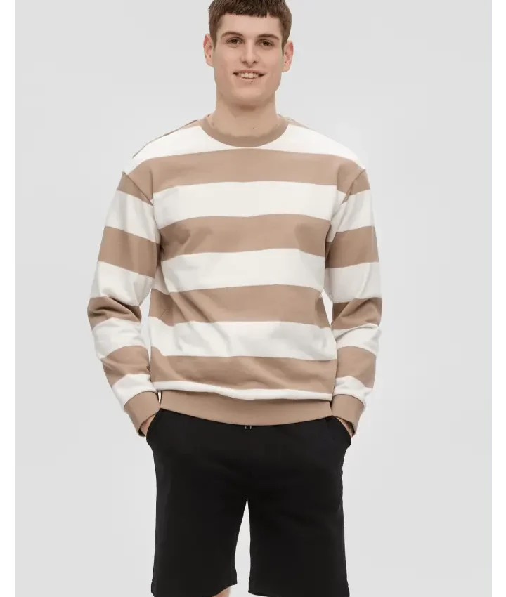 Boxy Fit Long Sleeve Sweatshirt